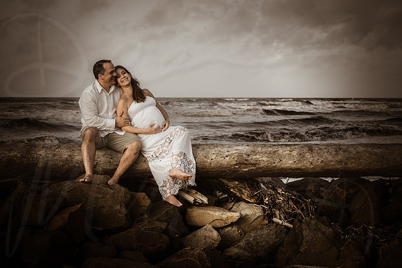 Lorelay & Eduardo - Pregnancy Shoot